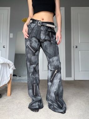 Grunge Zipper Detail Graphic Flare Pants